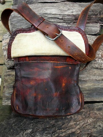 period hunting bag