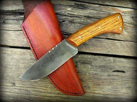 Vintage style hunter knife